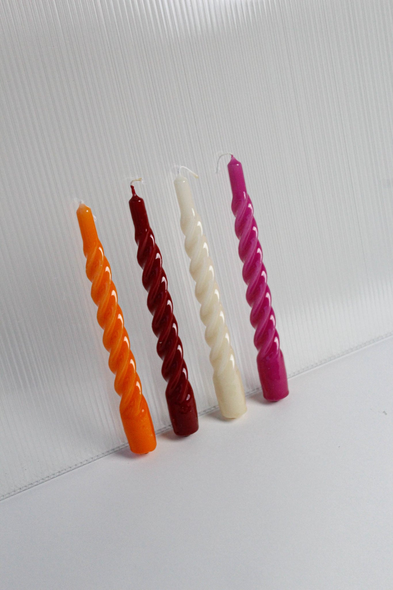 twisted candles set red, gedraaide kaarsen trus.store